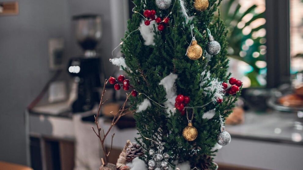 How to Decorate a Small Space for Christmas
